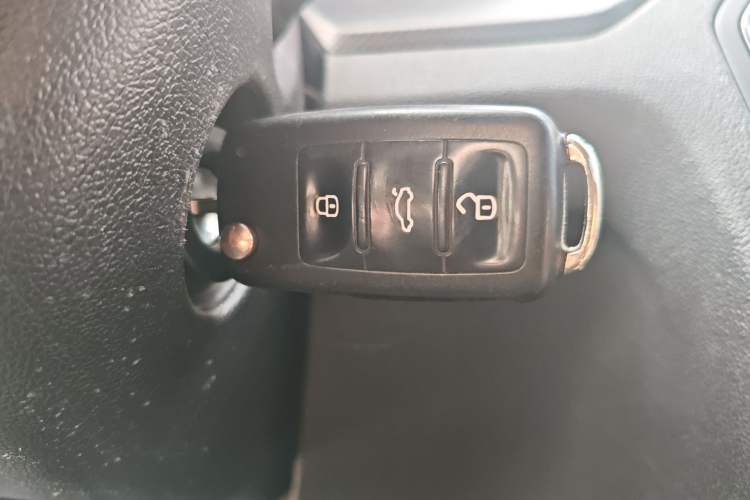 Used Volkswagen Jetta 2017 1.5L Manual Fashion Edition Vehicle Key