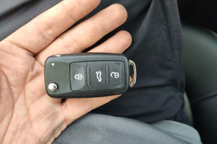 Used Volkswagen Jetta 2017 1.5L Automatic Fashion Model Vehicle Key