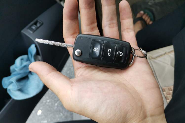 Used Volkswagen Jetta 2017 1.4L Manual Fashion Edition Vehicle Key