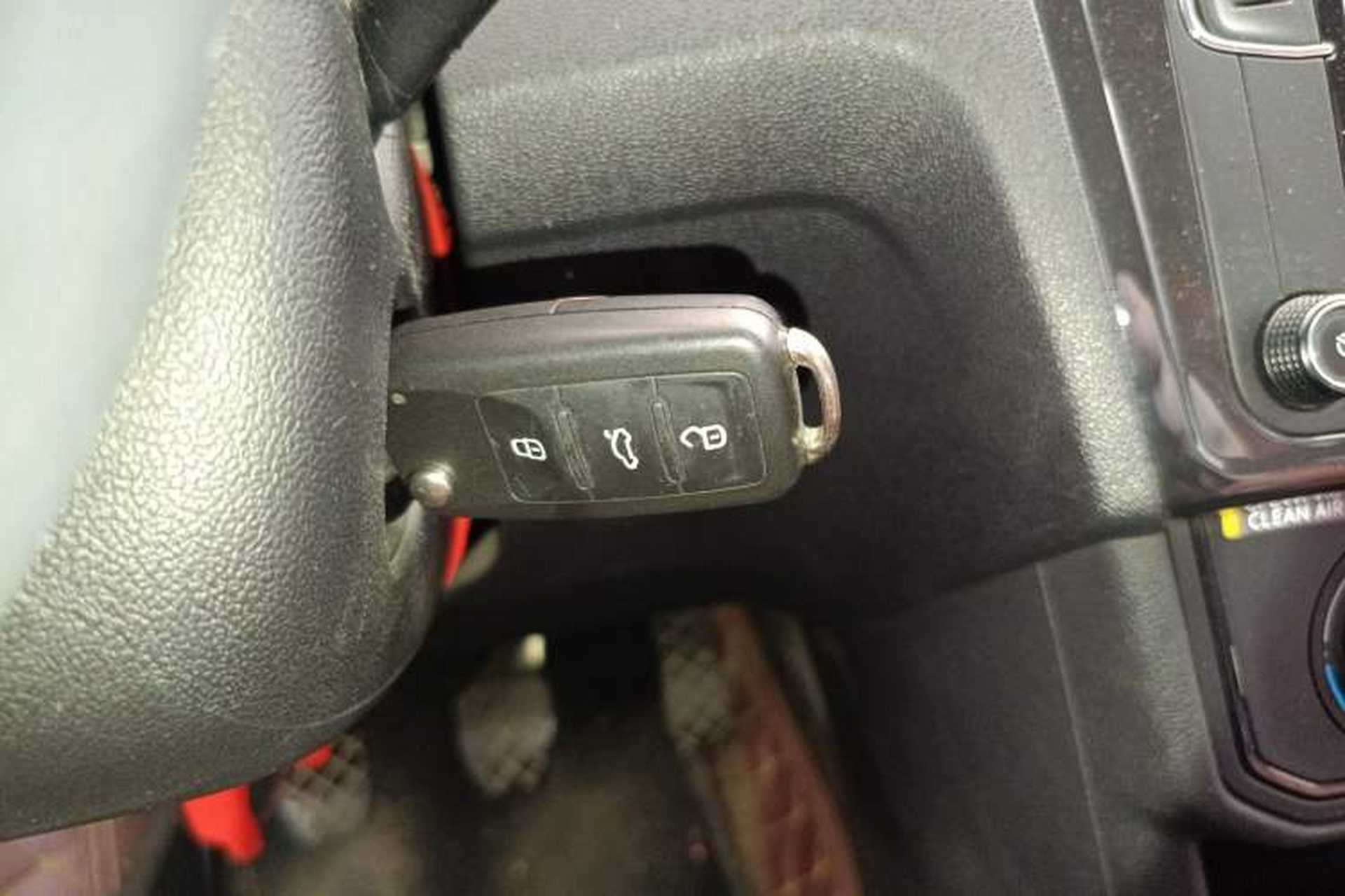 Used Volkswagen Jetta 2017 1.4L Manual Fashion Edition Vehicle Key