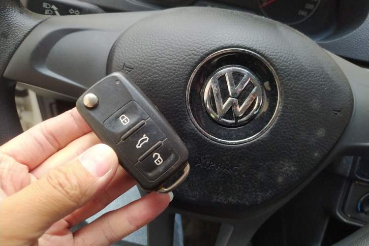 Used Volkswagen Jetta 2017 1.4L Manual Fashion Edition Vehicle Key