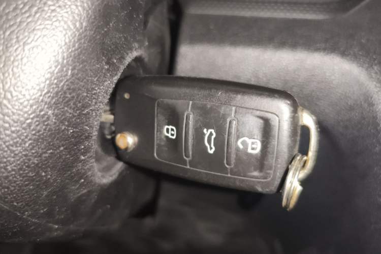 Used Volkswagen Jetta 2017 1.4L Manual Fashion Edition Vehicle Key