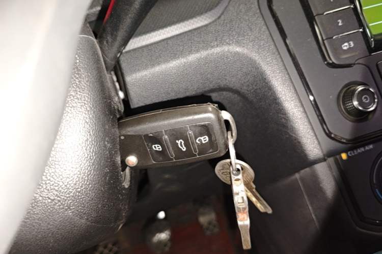 Used Volkswagen Jetta 2017 1.4L Manual Fashion Edition Vehicle Key