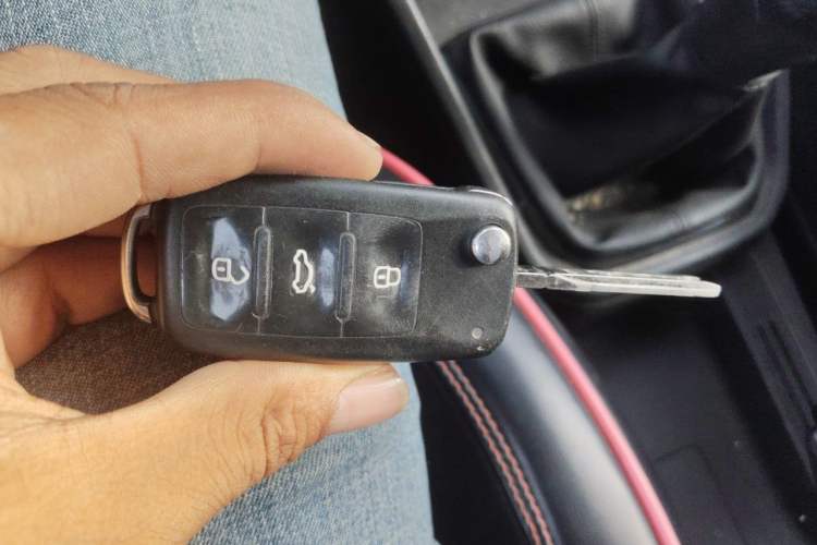 Used Volkswagen Jetta 2017 1.4L Manual Fashion Edition Vehicle Key