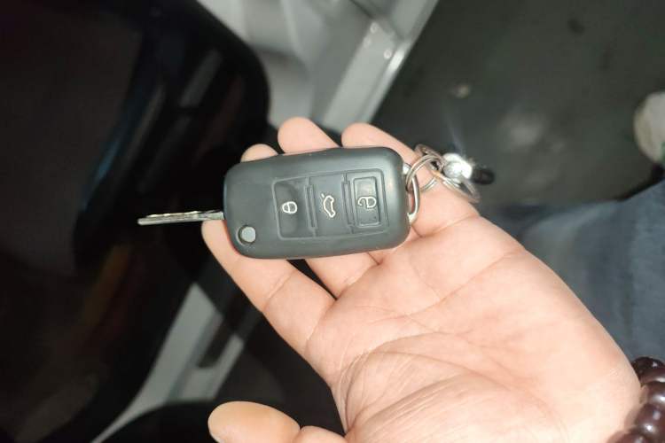 Used Volkswagen Jetta 2017 1.4L Manual Fashion Edition Vehicle Key