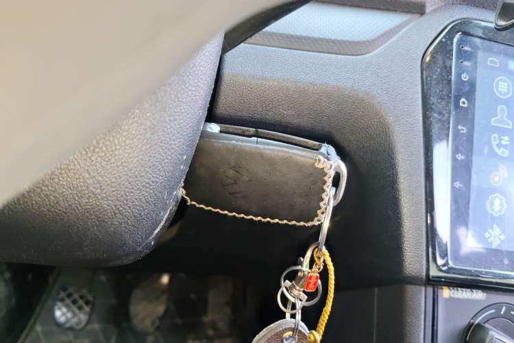 Used Volkswagen Jetta 2017 1.5L Manual Fashion Edition Vehicle Key