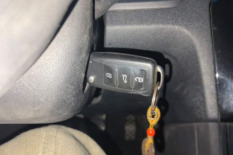 Used Volkswagen Jetta 2017 1.4L Manual Fashion Edition Vehicle Key