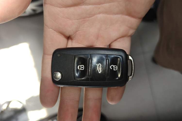 Used Volkswagen Jetta 2017 1.5L Manual Fashion Edition Vehicle Key