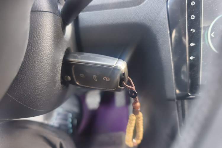 Used Volkswagen Jetta 2017 1.4L Manual Fashion Edition Vehicle Key