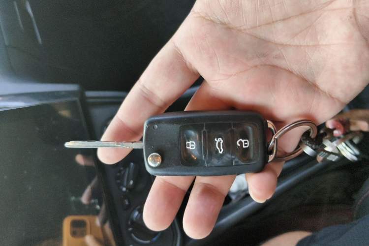 Used Volkswagen Jetta 2017 1.5L Manual Fashion Edition Vehicle Key