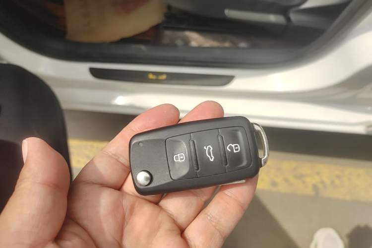 Used Volkswagen Jetta 2017 1.5L Manual Fashion Edition Vehicle Key