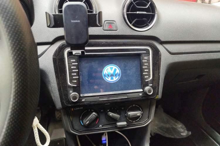 Used Volkswagen Jetta 2017 1.5L Automatic Fashion Model Audio And AC Panel