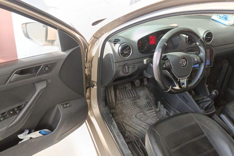 Used Volkswagen Jetta 2017 1.4L Manual Fashion Edition Driver Seat