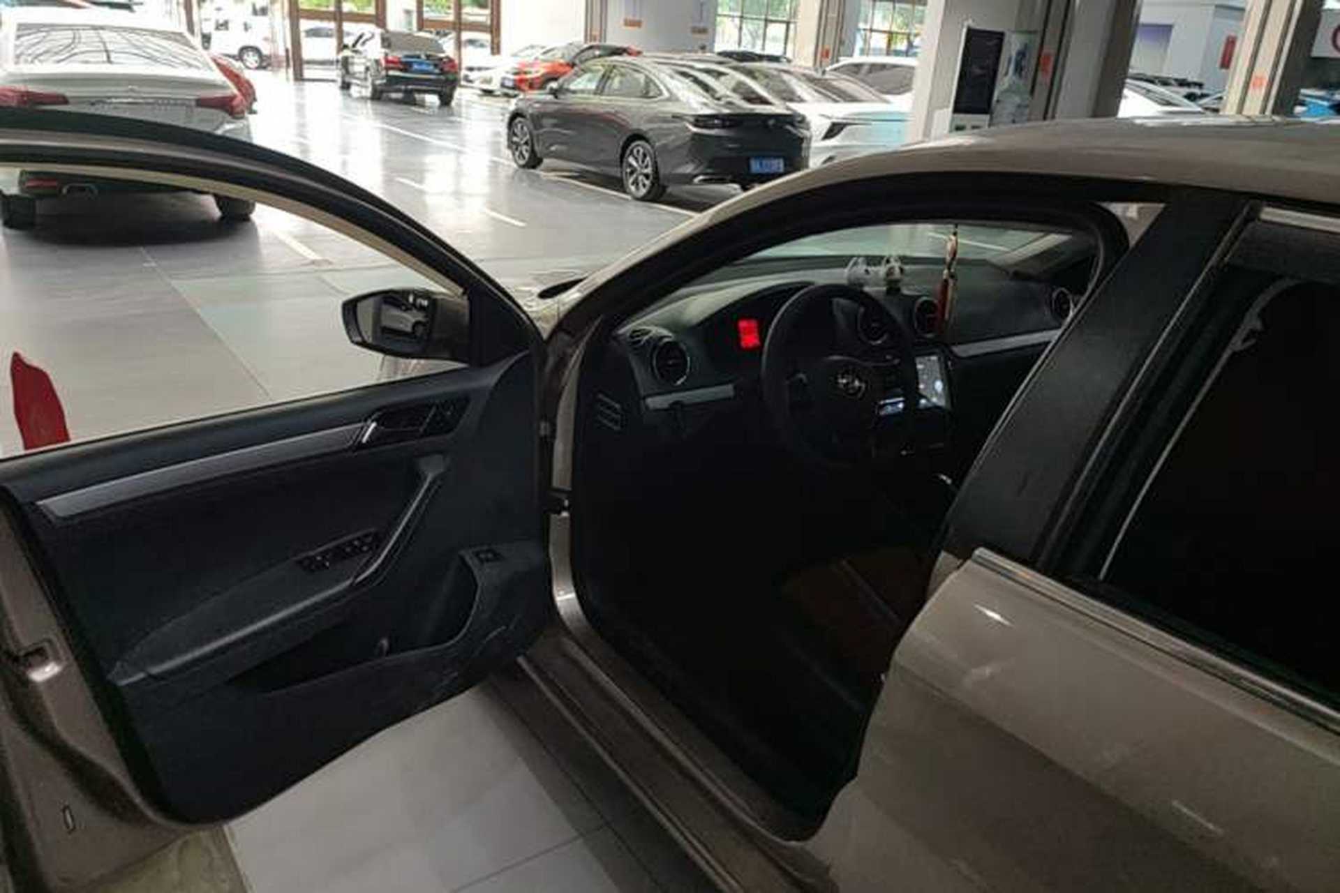 Used Volkswagen Jetta 2017 1.5L Automatic Comfort Model Driver Seat