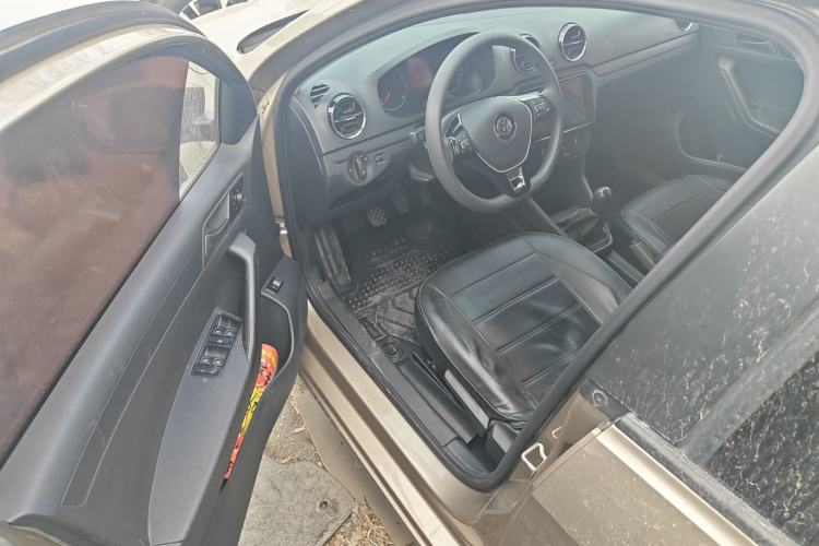 Used Volkswagen Jetta 2017 1.4L Manual Fashion Edition Driver Seat