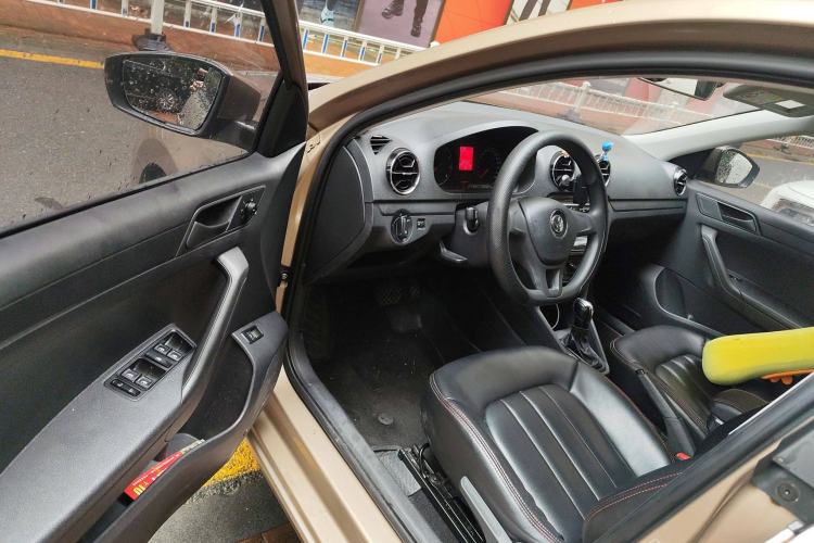 Used Volkswagen Jetta 2017 1.5L Automatic Fashion Model Driver Seat