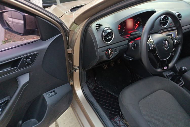 Used Volkswagen Jetta 2017 1.4L Manual Fashion Edition Driver Seat