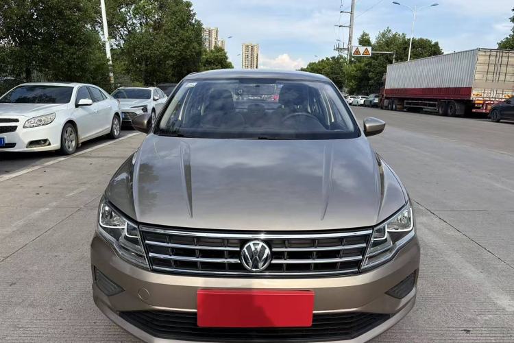 Used Volkswagen Jetta 2017 1.4L Manual Fashion Edition Exterior 1