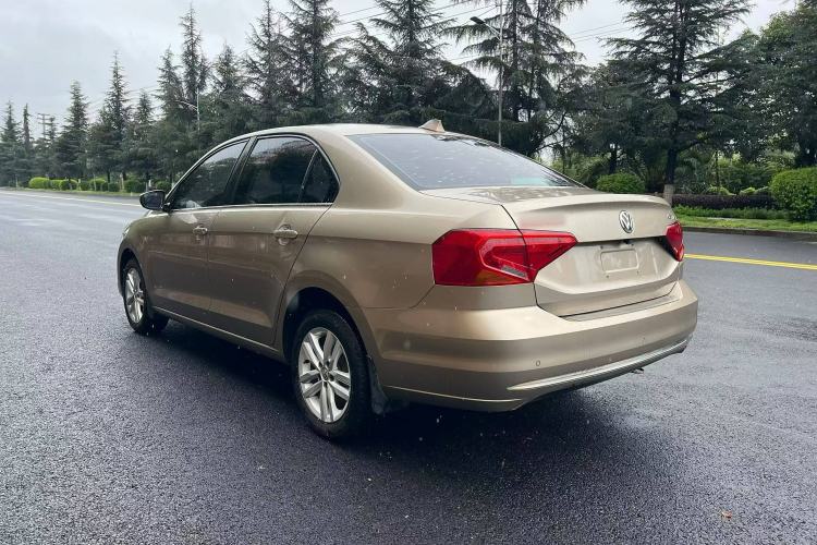 Used Volkswagen Jetta 2017 1.4L Manual Comfort Model Exterior 2