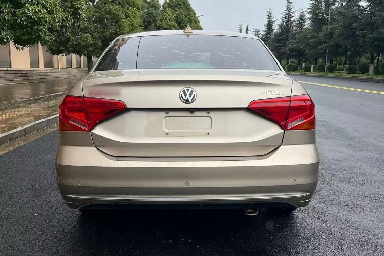 Used Volkswagen Jetta 2017 1.4L Manual Comfort Model Exterior 3