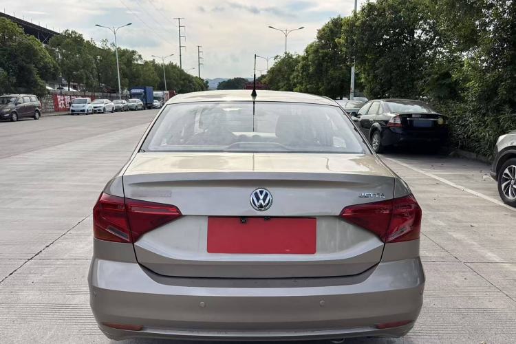 Used Volkswagen Jetta 2017 1.4L Manual Fashion Edition Exterior 4