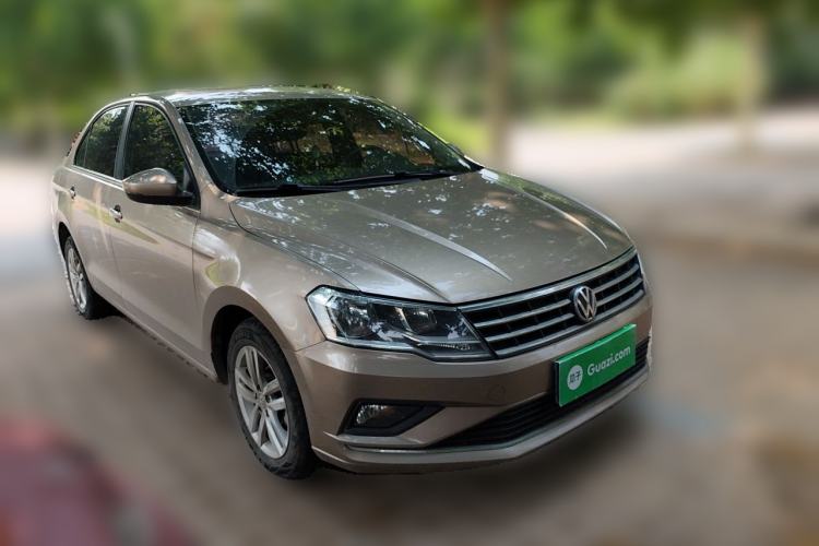 Used Volkswagen Jetta 2017 1.5L Manual Comfort Model Front Right 45 Deg