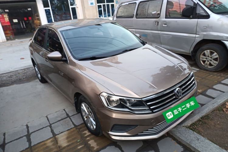 Used Volkswagen Jetta 2017 1.4L Manual Fashion Edition Front Right 45 Deg