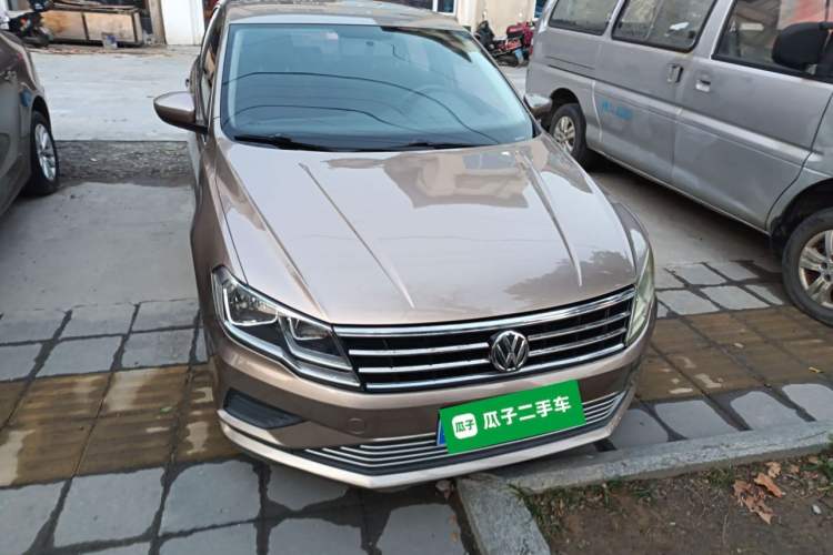 Used Volkswagen Jetta 2017 1.4L Manual Fashion Edition Front