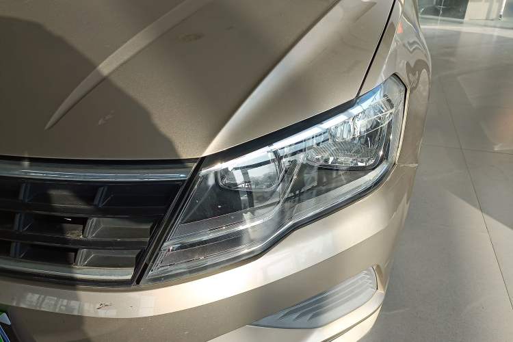 Used Volkswagen Jetta 2017 1.4L Manual Fashion Edition Left Front Headlight