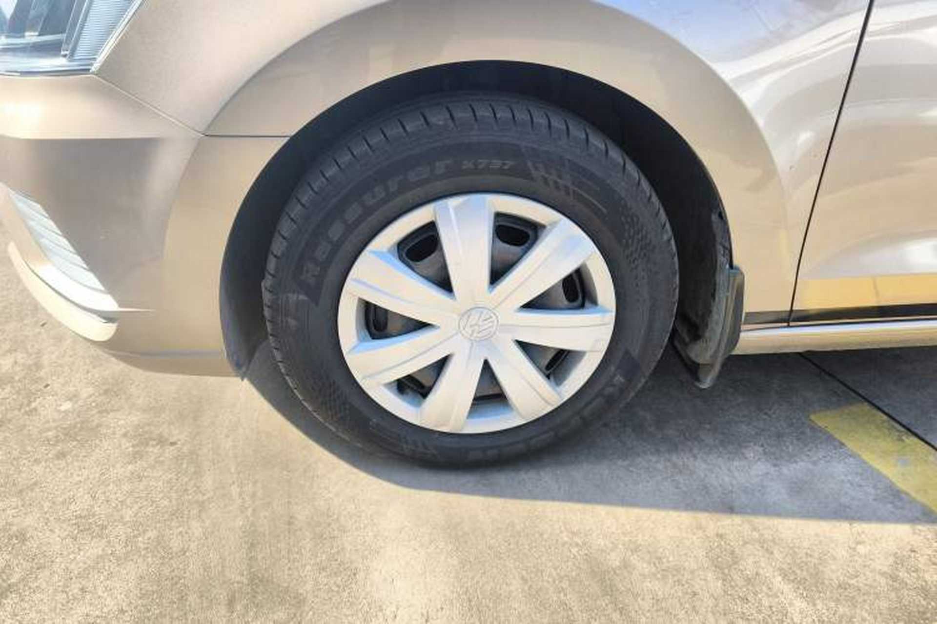 Used Volkswagen Jetta 2017 1.4L Manual Fashion Edition Left Front Wheel Hub