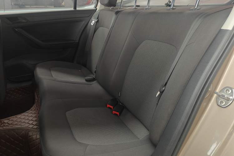 Used Volkswagen Jetta 2017 1.5L Automatic Fashion Model Left Rear Seat