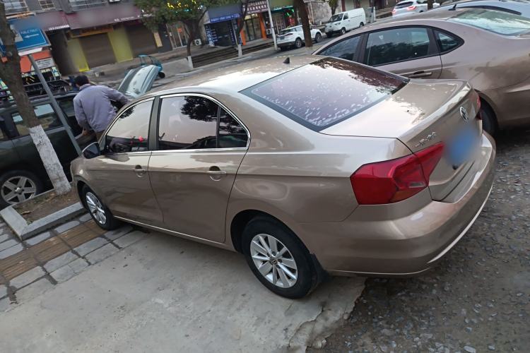 Used Volkswagen Jetta 2017 1.4L Manual Fashion Edition Left Side