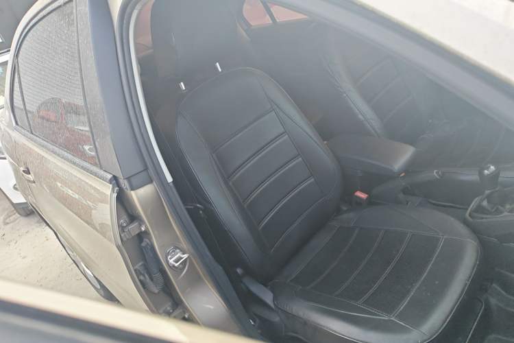 Used Volkswagen Jetta 2017 1.4L Manual Fashion Edition Right Front Seat