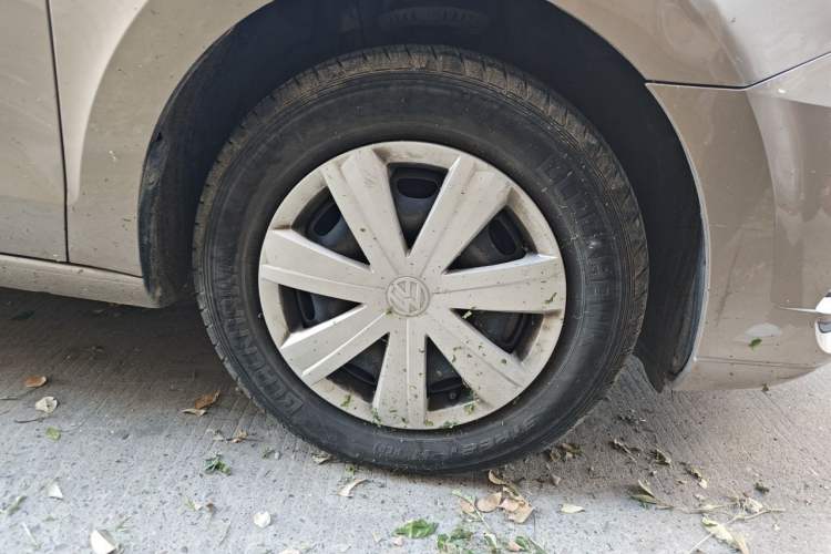 Used Volkswagen Jetta 2017 1.5L Automatic Fashion Model Right Front Wheel Hub