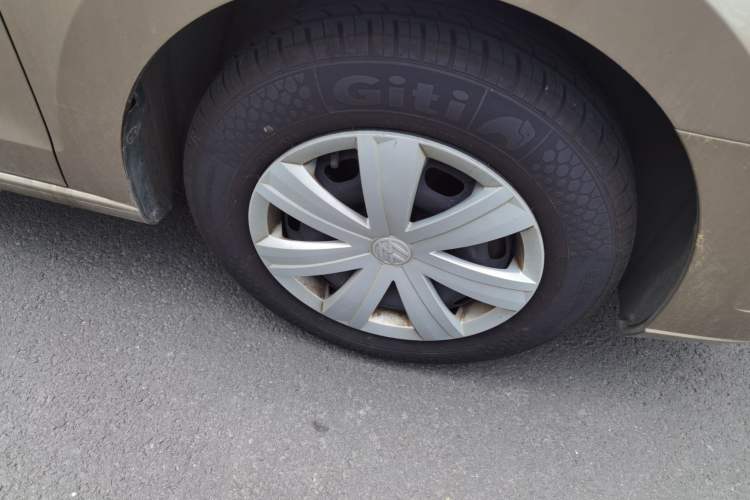 Used Volkswagen Jetta 2017 1.5L Automatic Fashion Model Right Front Wheel Hub