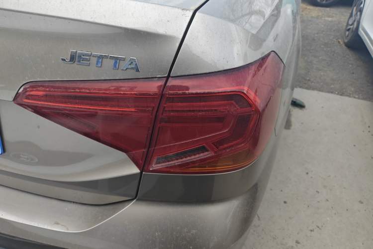 Used Volkswagen Jetta 2017 1.4L Manual Fashion Edition Right Rear Taillight