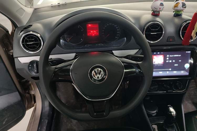 Used Volkswagen Jetta 2017 1.5L Automatic Comfort Model Steering Wheel