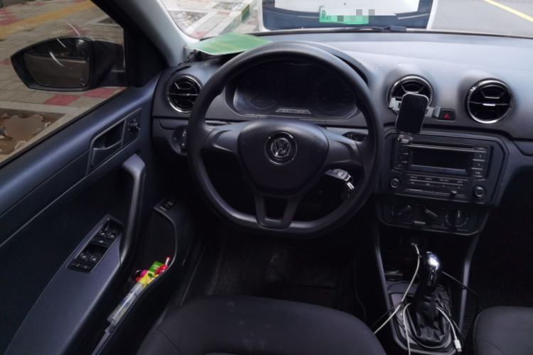 Used Volkswagen Jetta 2017 1.5L Automatic Fashion Model Steering Wheel
