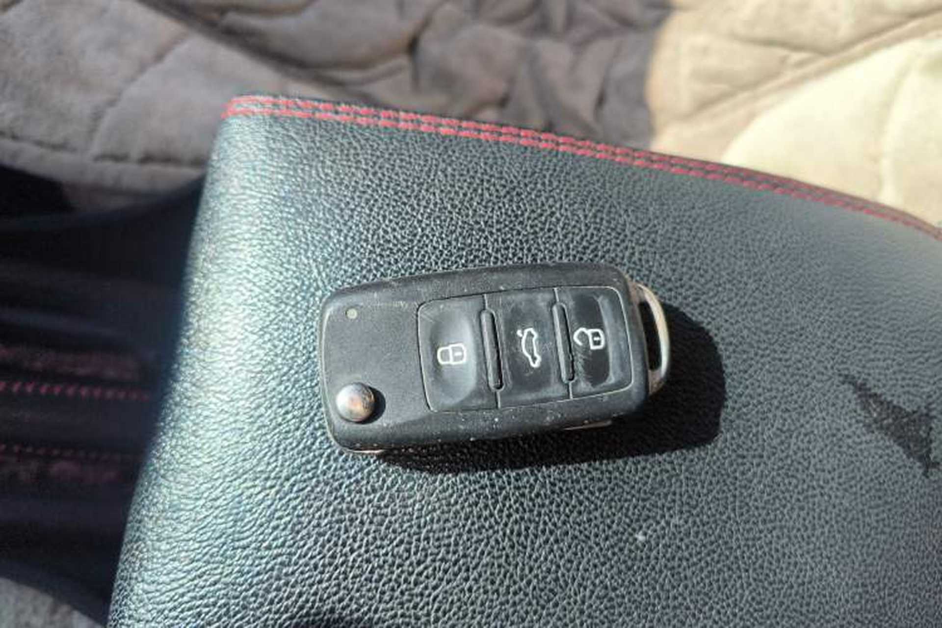 Used Volkswagen Jetta 2017 1.4L Manual Fashion Edition Vehicle Key