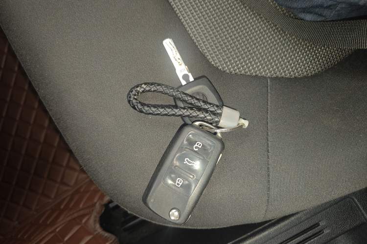 Used Volkswagen Jetta 2017 1.5L Automatic Fashion Model Vehicle Key