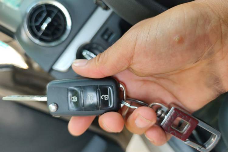 Used Volkswagen Jetta 2017 1.5L Manual Comfort Model Vehicle Key