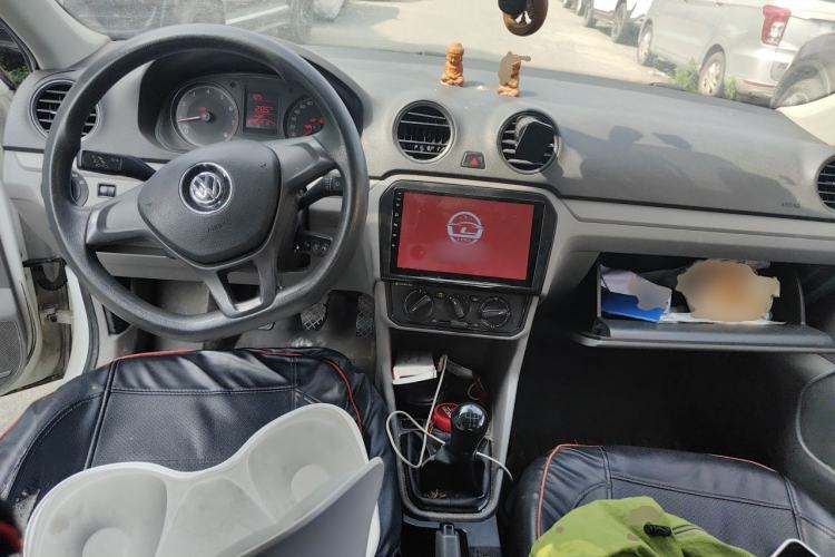 Used Volkswagen Jetta  Center Console