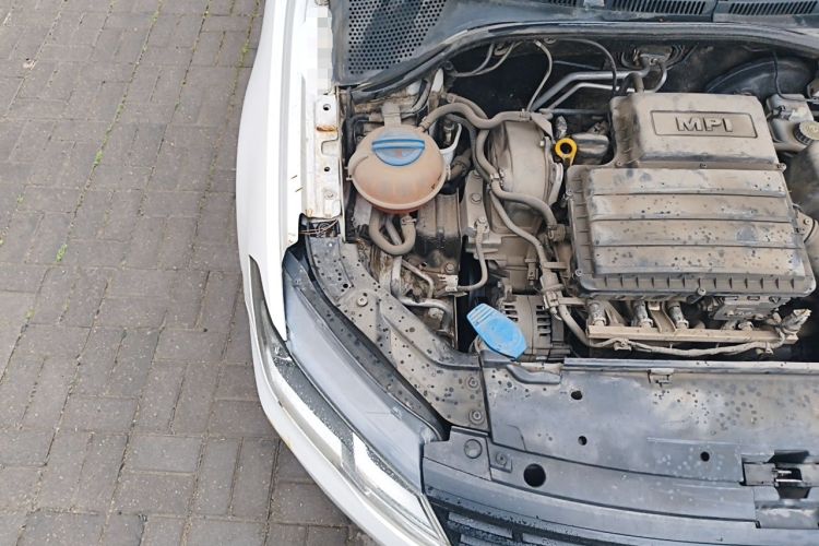 Used Volkswagen Jetta  Engine Bay Right