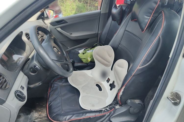 Used Volkswagen Jetta  Left Front Seat