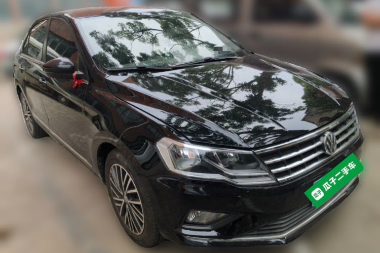 Used Volkswagen Jetta 2019 Dream Edition 1.4L Manual Comfort Version Front Right 45 Deg