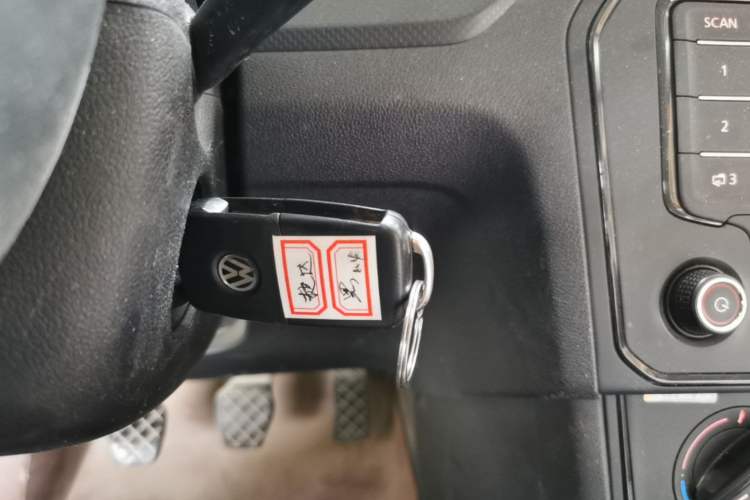 Used Volkswagen Jetta 2019 Dream Edition 1.4L Manual Fashion Version Vehicle Key