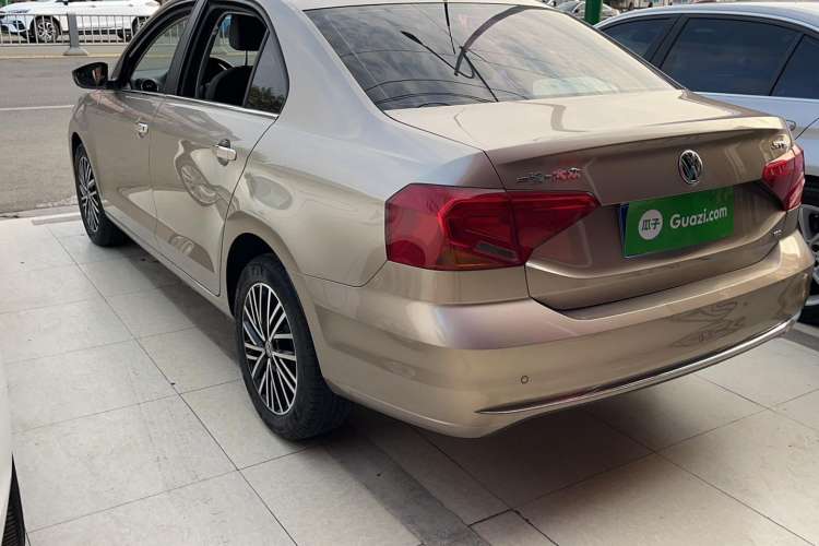 Used Volkswagen Jetta 2019 Dream Edition 1.5L Manual Comfort Version Exterior 3