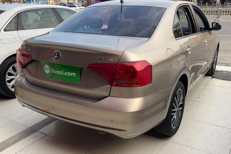 Used Volkswagen Jetta 2019 Dream Edition 1.5L Manual Comfort Version Exterior 5