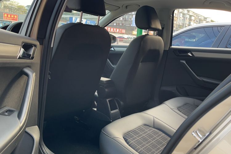 Used Volkswagen Jetta 2019 Dream Edition 1.5L Manual Comfort Version Interior 2