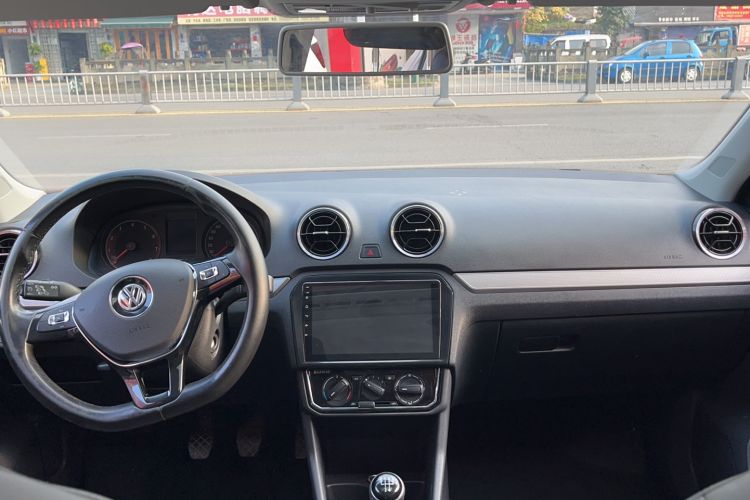 Used Volkswagen Jetta 2019 Dream Edition 1.5L Manual Comfort Version Interior 3
